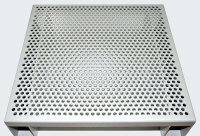 穿孔鋁單板的特性與優(yōu)點(diǎn)