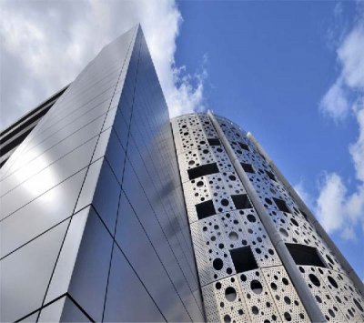 氟碳鋁單板強(qiáng)大的功能帶來了哪些好處?