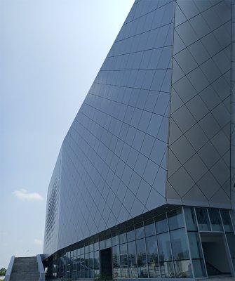 鋁單板幕墻可以減輕建筑物的重量嗎？