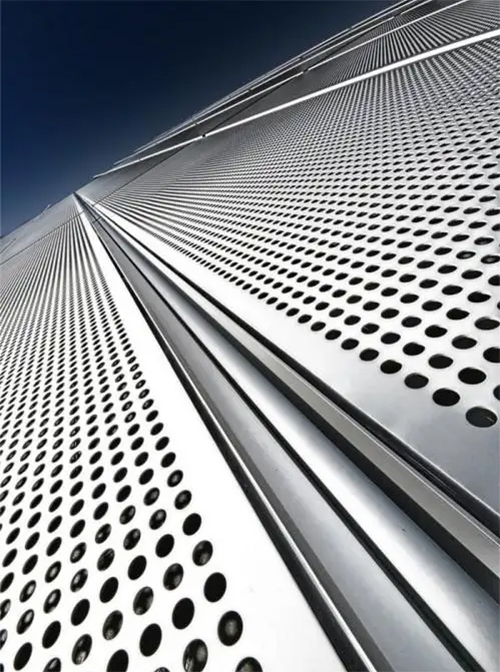 沖孔鋁單板建筑物.jpg